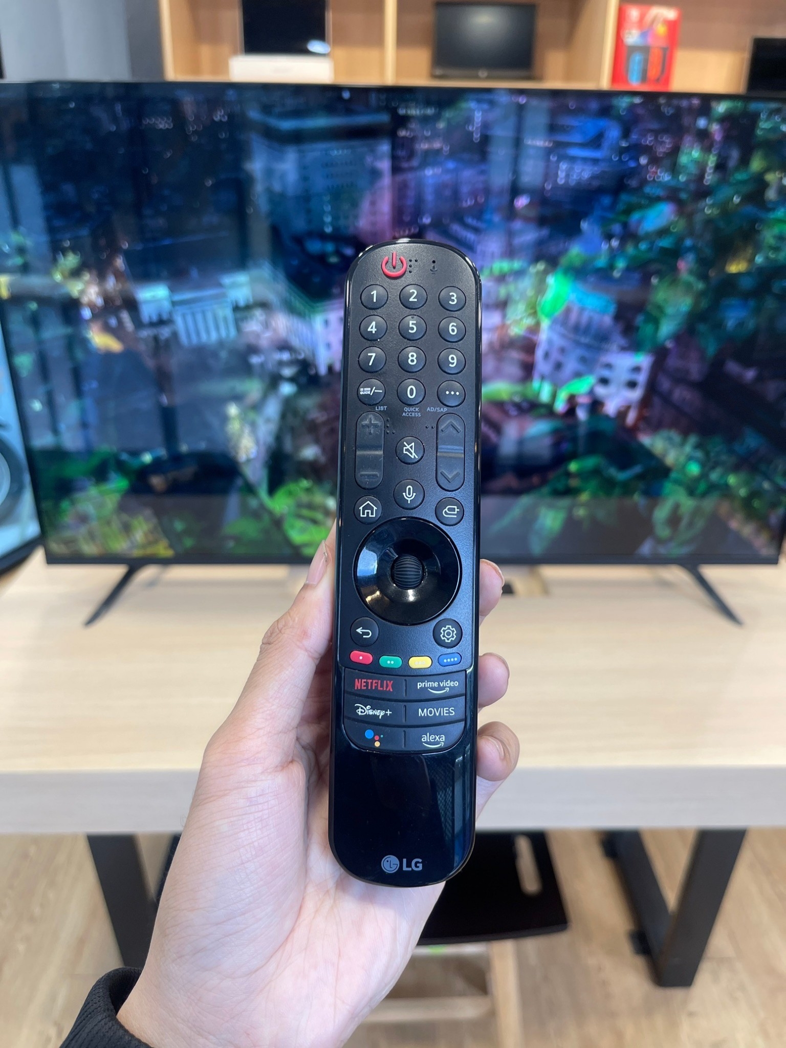 LG ทีวี 55UQ7050 สมาร์ททีวี 55 นิ้ว 4K UHD LED รุ่น 55UQ7050PSA.ATMQ