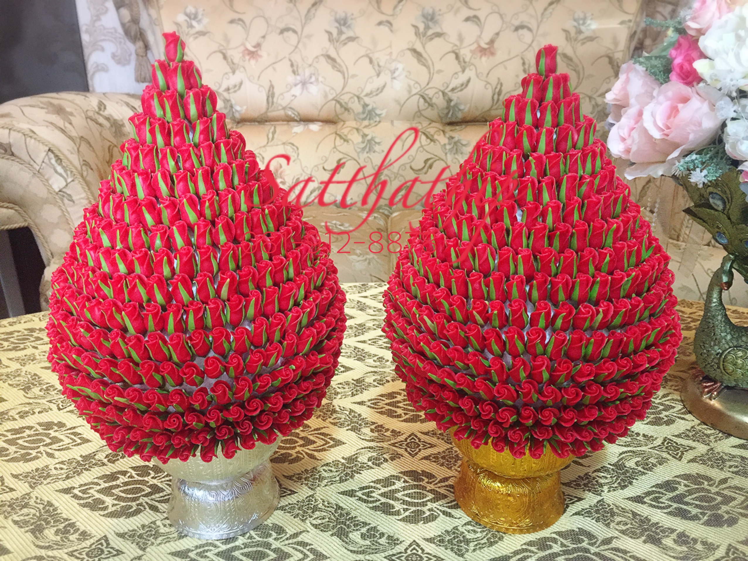 พานพุ่มกุหลาบ ประดิษฐ์จากดิน [7.5 นิ้ว 3,500 บาท/คู่]