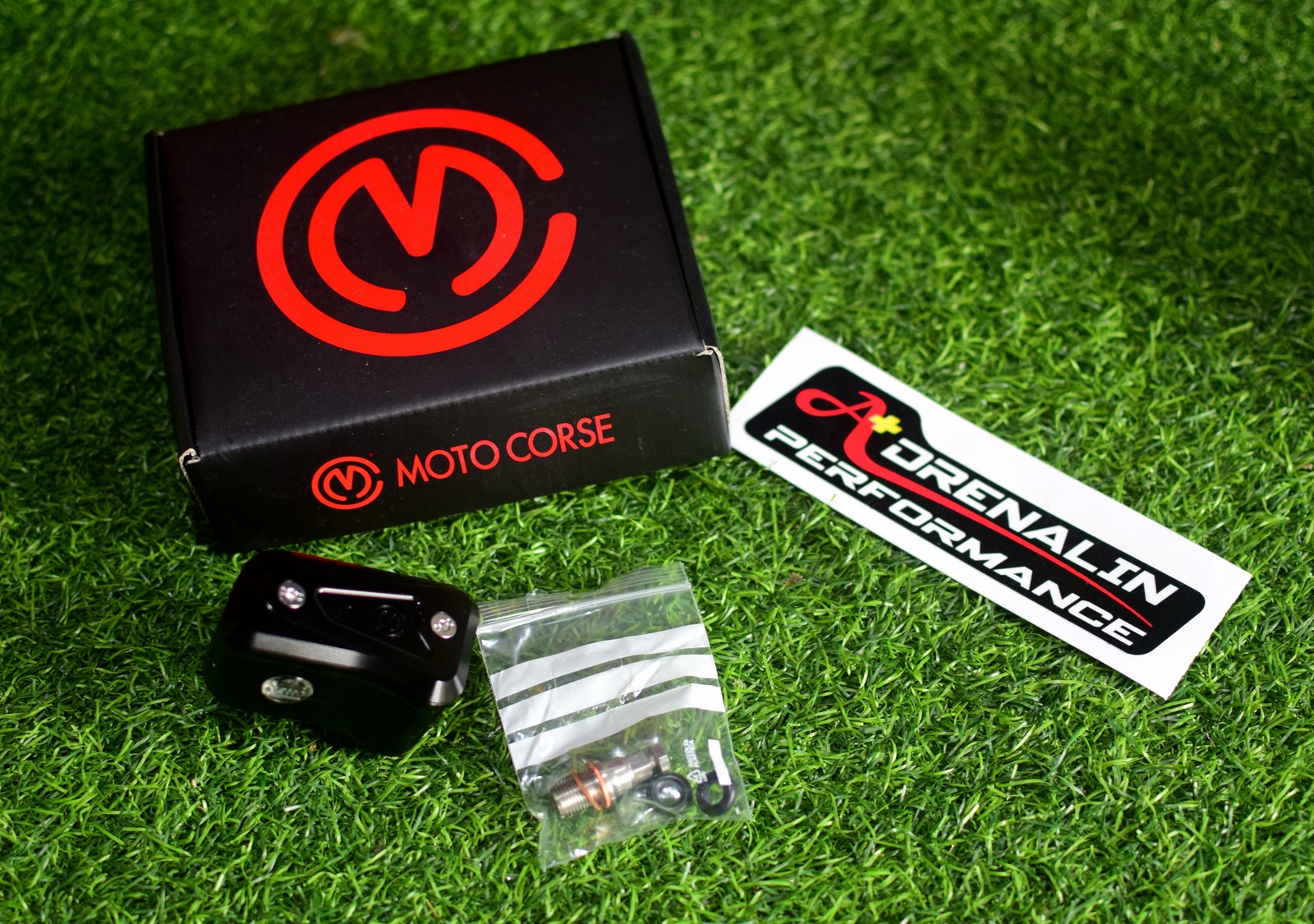 กระปุกน้ำมัน motocorse สำหรับใฃ้กับ ปั๊มเบรค ปั๊มคลัทช์ Brembo โลโก้แดง โลโก้ขาว , Rossi ราคา/ข้าง