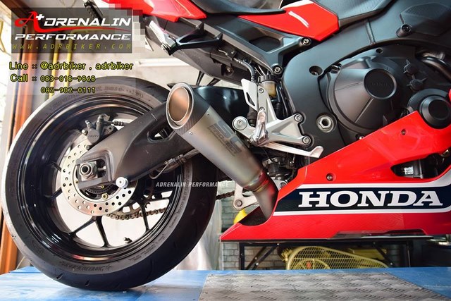 ท่อ SC Project สลิปออน รุ่น S1 ราคาพิเศษ เคลียสต๊อค สำหรับ CBR1000RR 17+ (For Exhibition only)