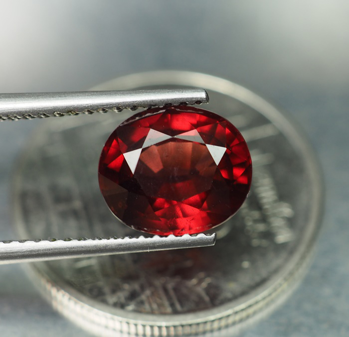 พลอยแท้โรโดไรท์ (Rhodolite Garnet) 2.80 กะรัต