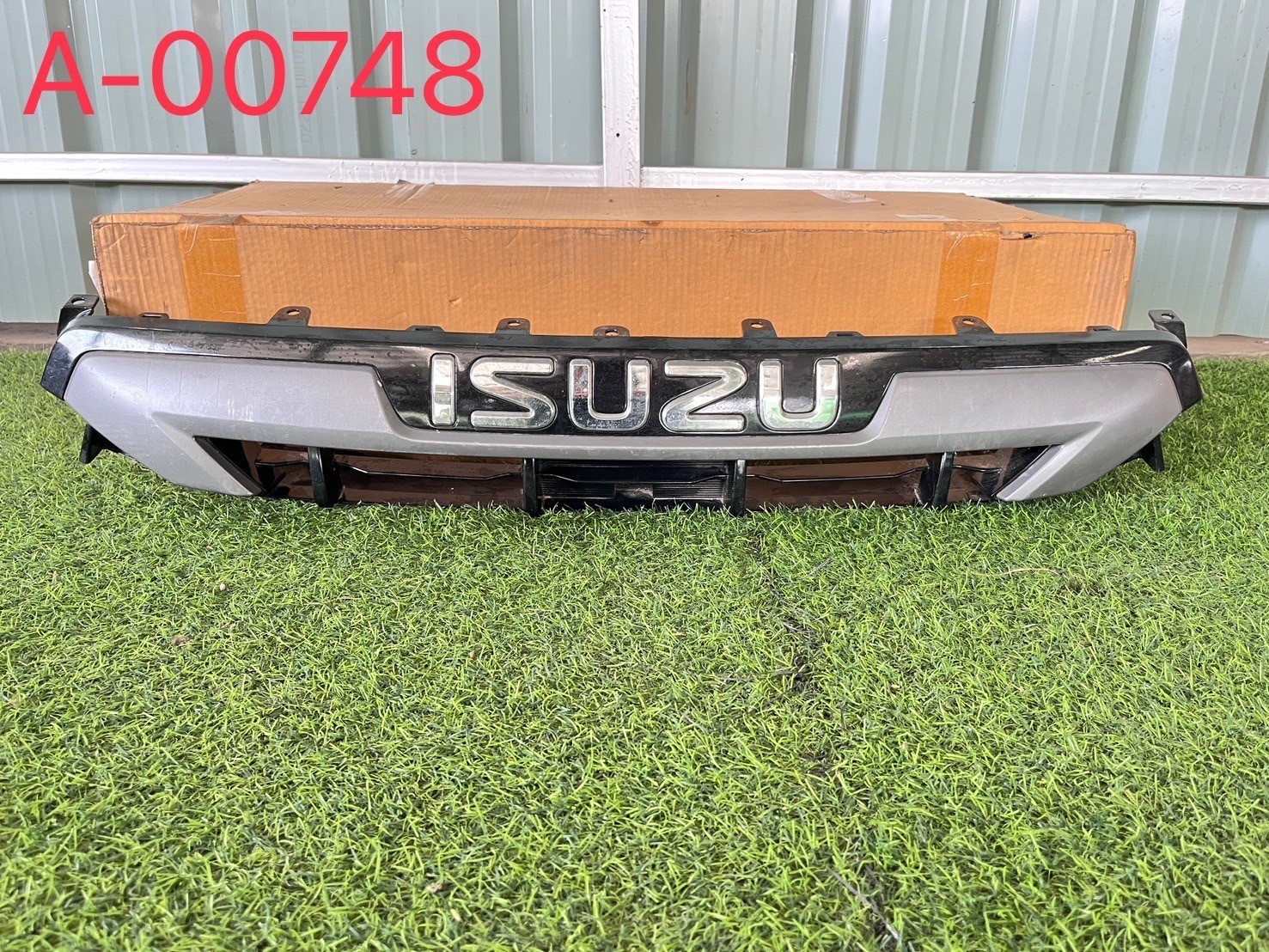 กระจังหน้า Isuzu D-Max 2020 ตัวต่ำ