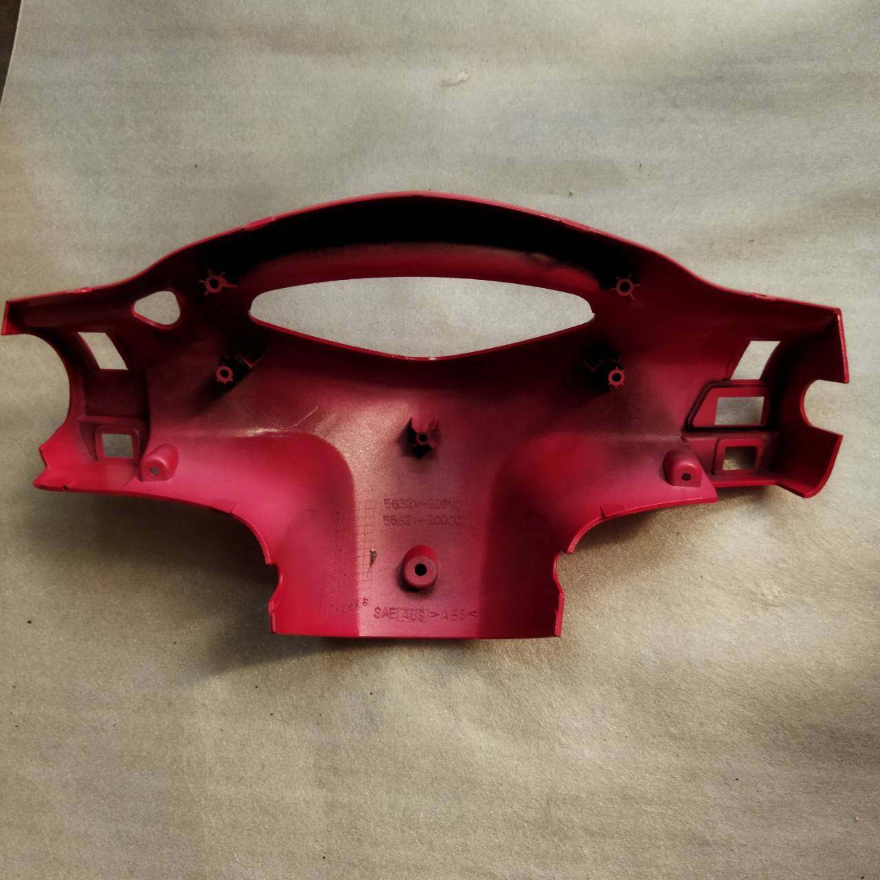 56321-20G10 ฝาครอบแฮนด์ตัวหลังสีแดง BEST125 อะไหล่แท้ SUZUKI