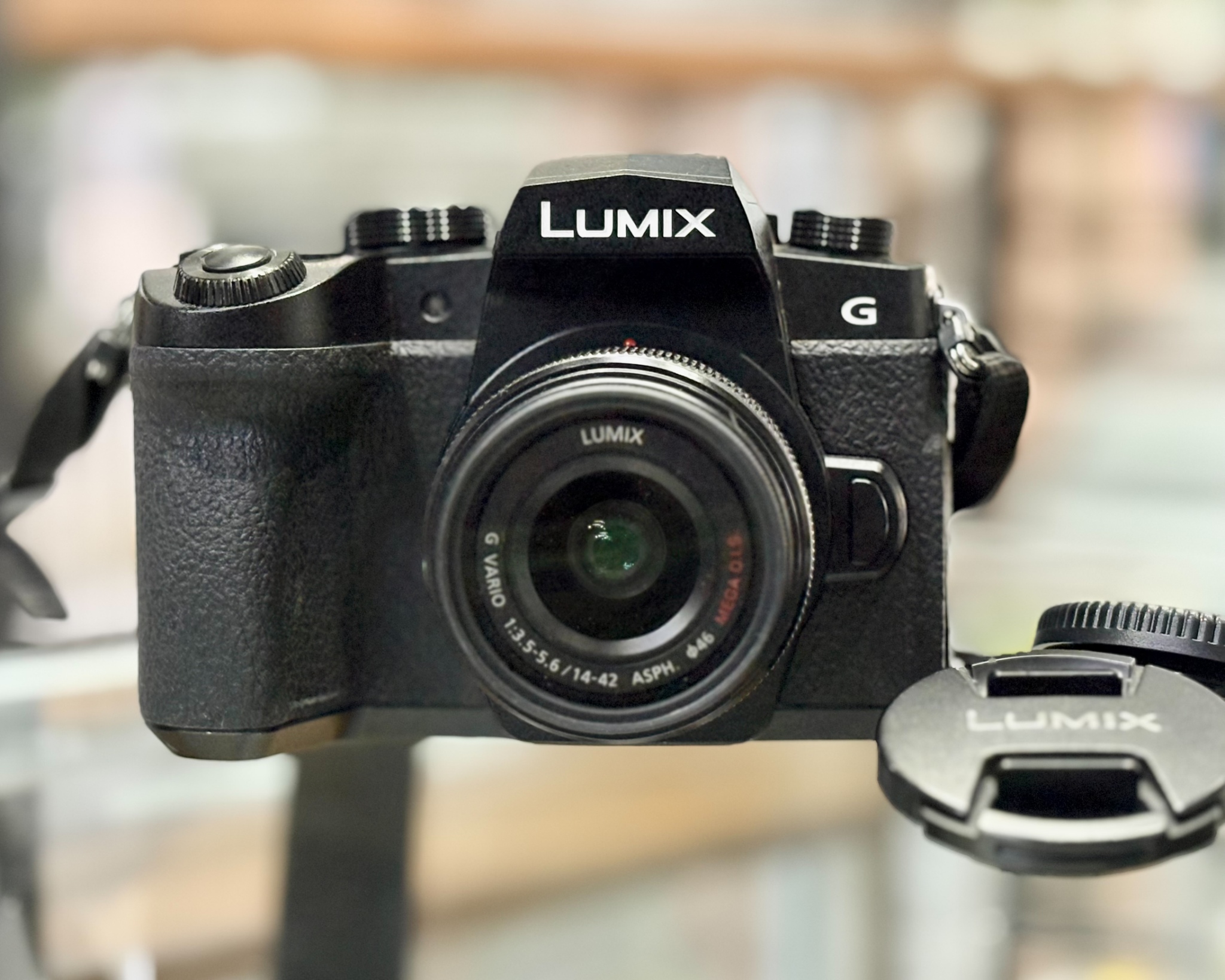 PANASONIC Lumix DC-G95 + Lumix Vario PZ 14-42 Lens