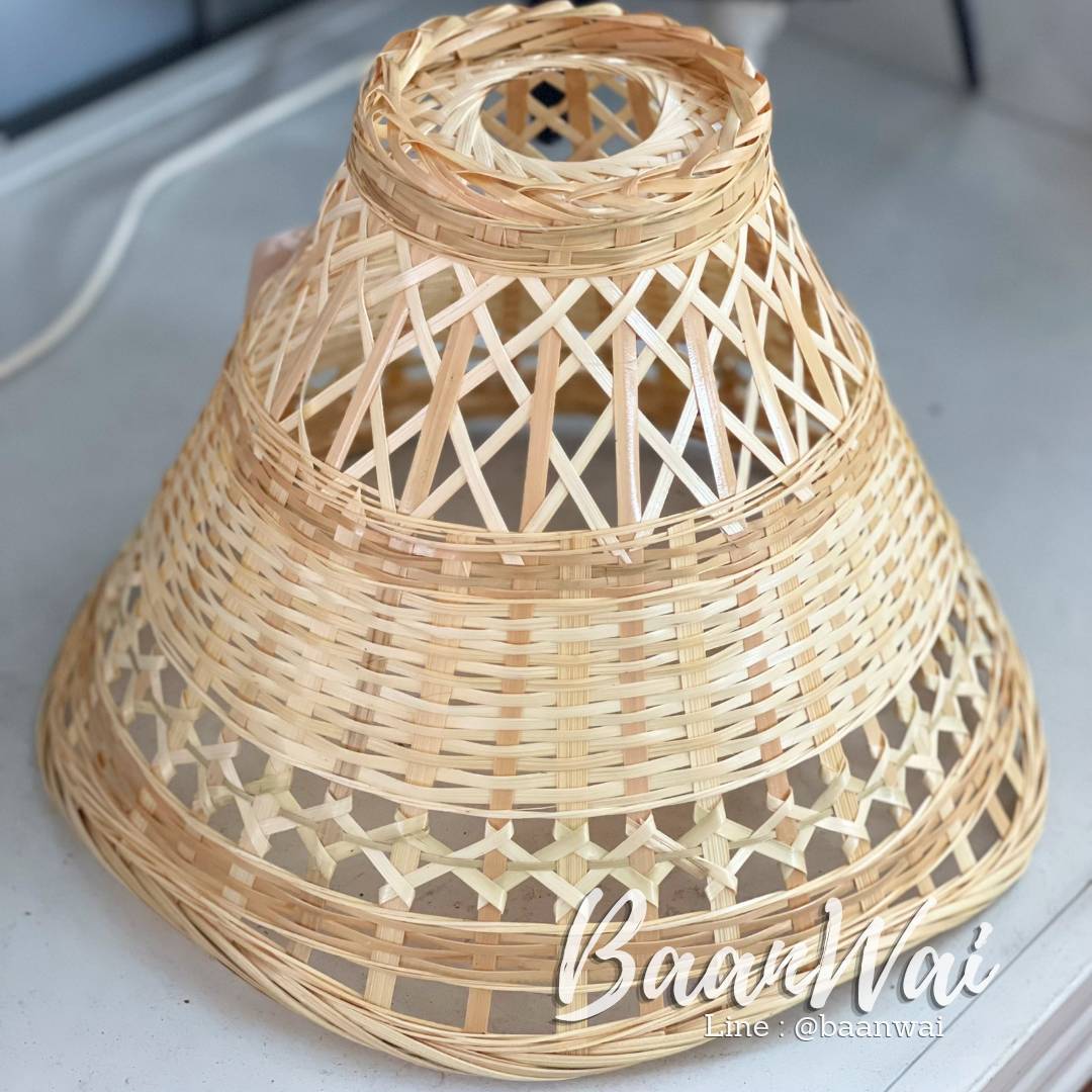 โคมไฟไม้ไผ่ ทรงสุ่ม ขอบเว้า ขนาดกว้าง 32 x สูง 24 cm.