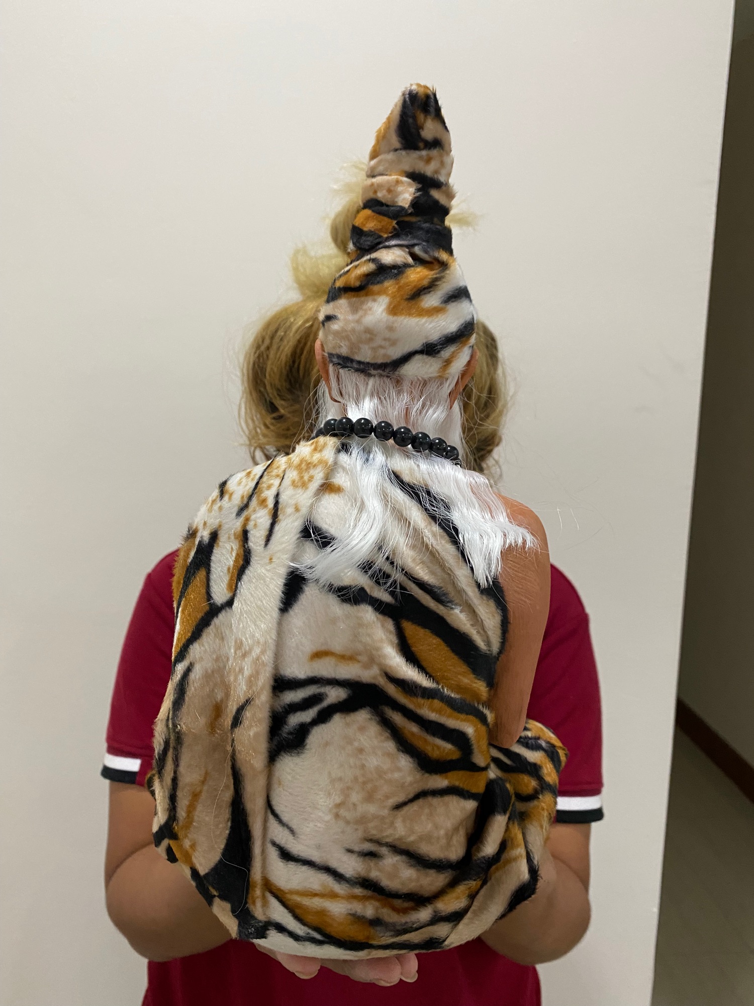 ฤาษีประทานพระ กว้าง9นิ้ว สูง14นิ้ว หนวดหยัก