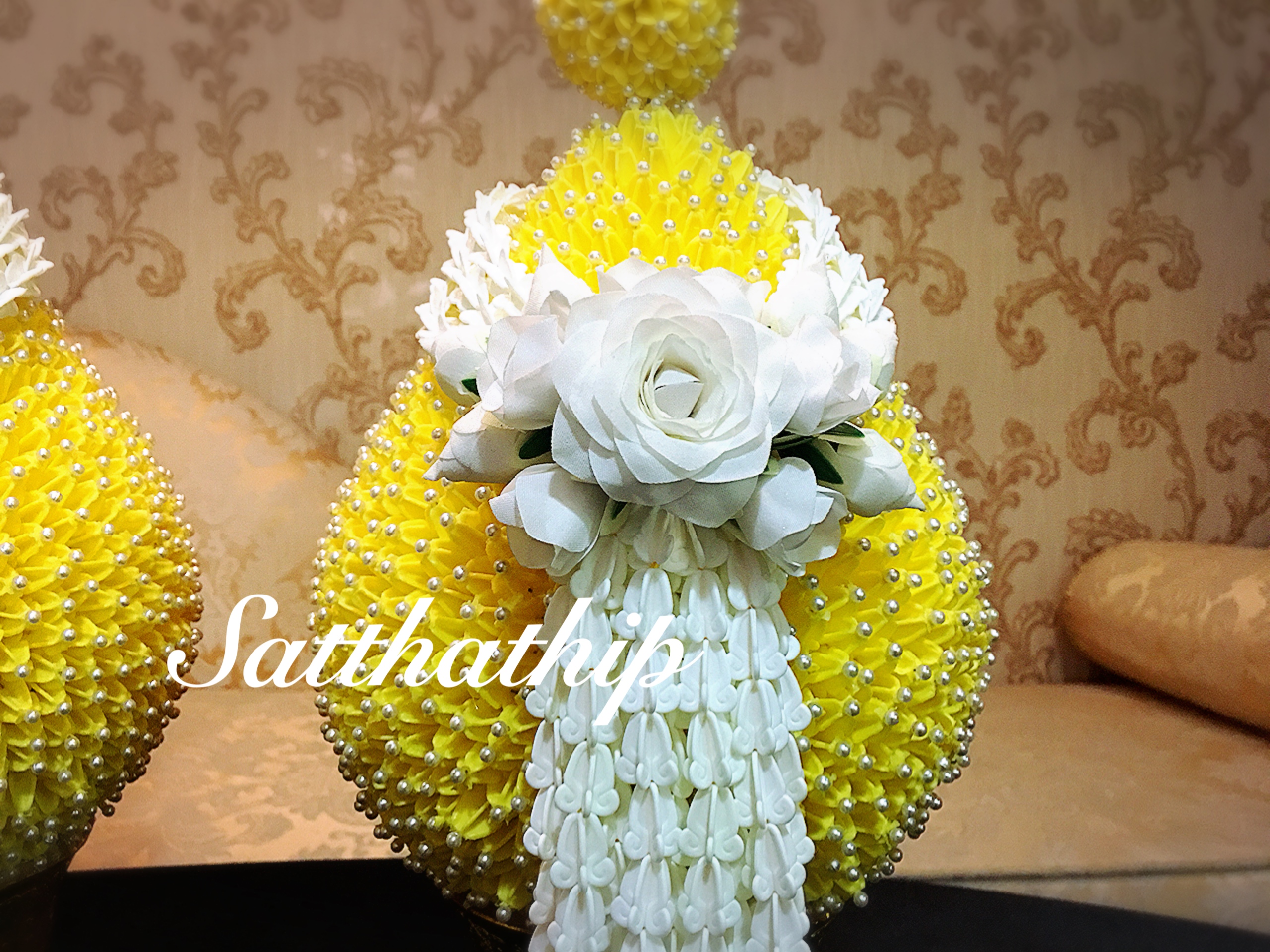 พานพุ่ม - พานพุ่มสักการะ - พานพุ่มดอกรัก - พานพุ่มดอกรักประดิษฐ์ (พลาสติก) - พานพุ่มสีเหลือง - Panpum