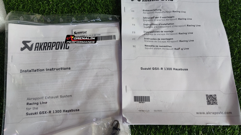 ท่อ Akrapovic full system ปลายไทเท ออกข้างเดียว สำหรับ Hyayabusa 2021+ (For Exhibition only)