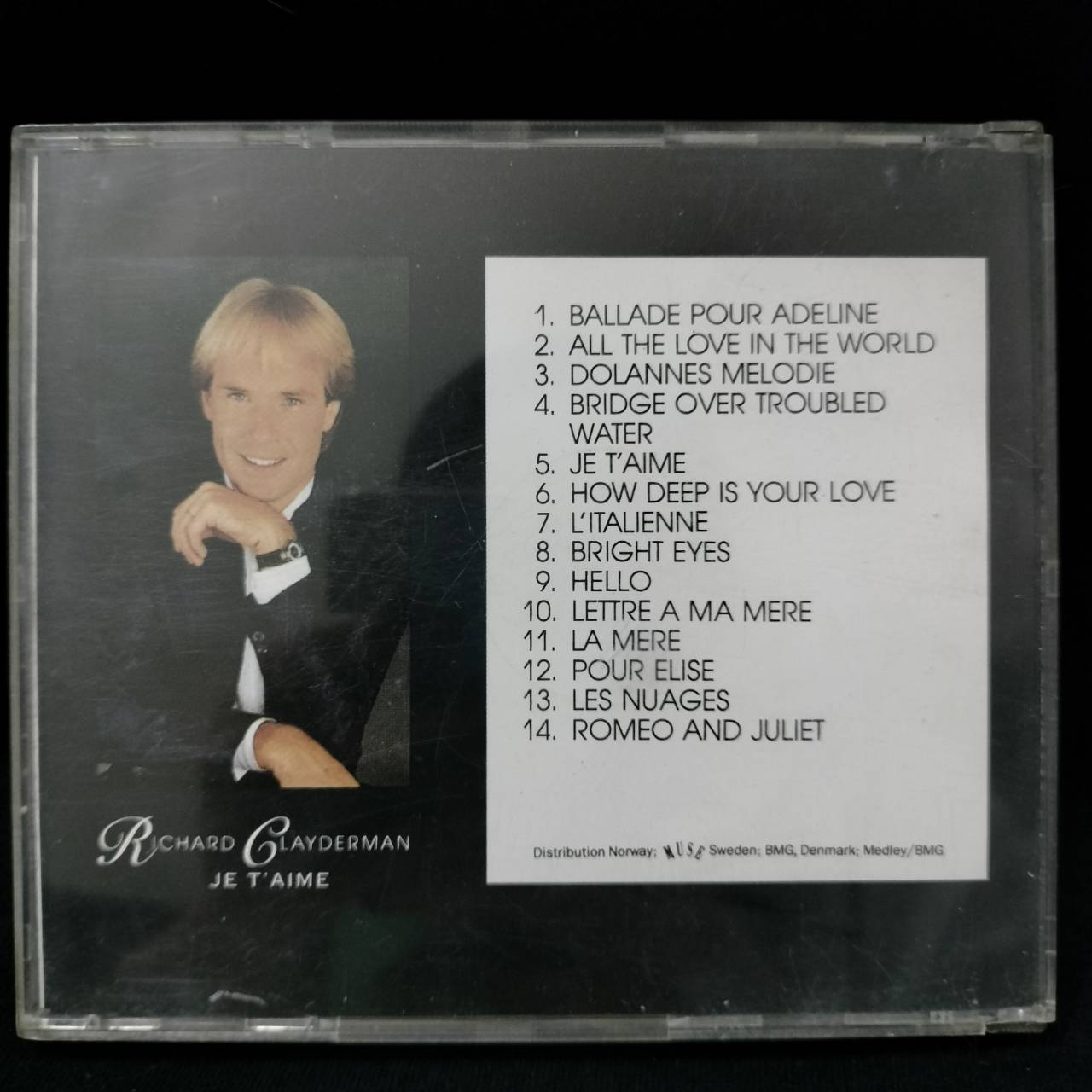 Richard Clayderman – JE T'AIME / ไม่ระบุ / ปกในมีจุดเหลือง / มีรอยบ้าง