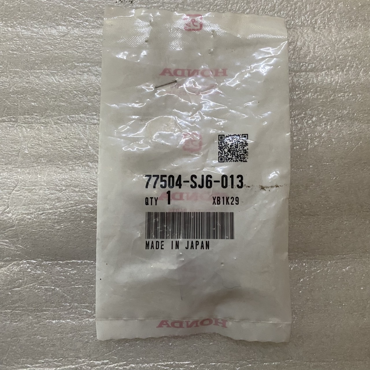 77504-S16-013 สปริงกล่องเก็บเอกสาร PCX125 2009 , PCX150 2012 , FORZA300 2013 อะไหล่แท้ HONDA