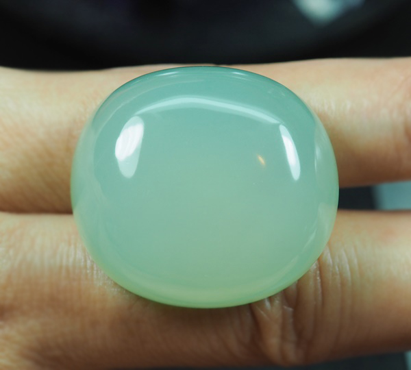 คาลซิโดนีสีเขียว (Chalcedony) 82.35 กะรัต