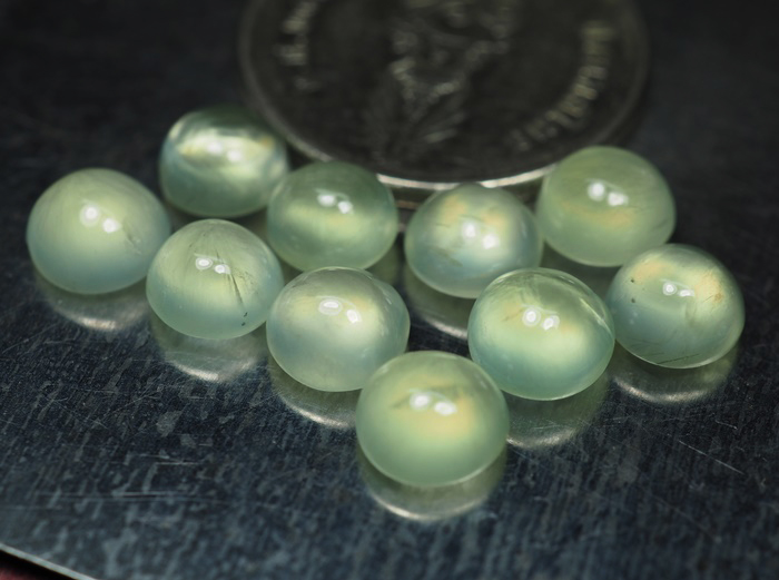 พรีไนท์ (Prehnite) 10.35 กะรัต 10 ชิ้น 6 มิล