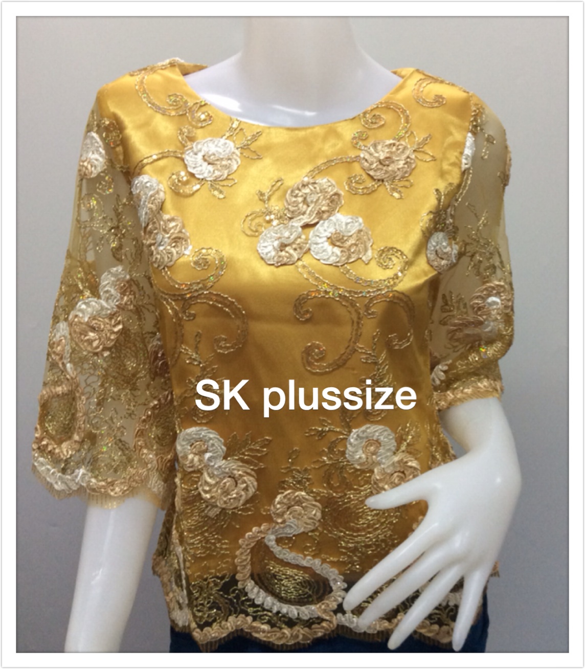 เสื้อลูกไม้บุหงา สีทอง คอปาด แขน 3 ส่วน รอบอก 36 นิ้ว
