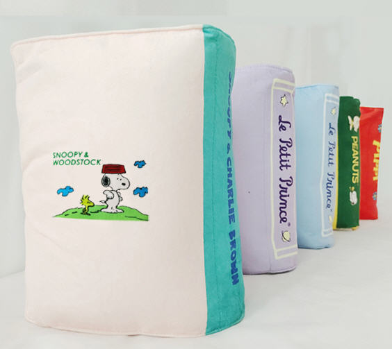 หมอน,หมอนสกรีนตามแบบ,หมอนรูปหนังสือ,ผลิตตามลายที่ต้องการ ขนาด24*32*14cm