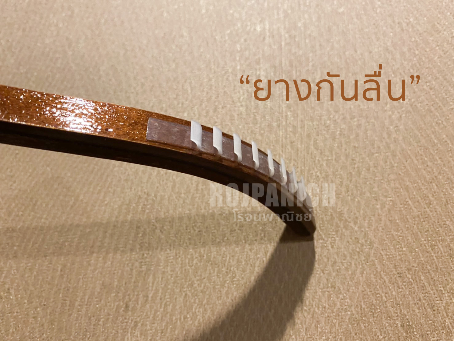 ไม้แขวนไม้ซาร่าสีโอ๊ค