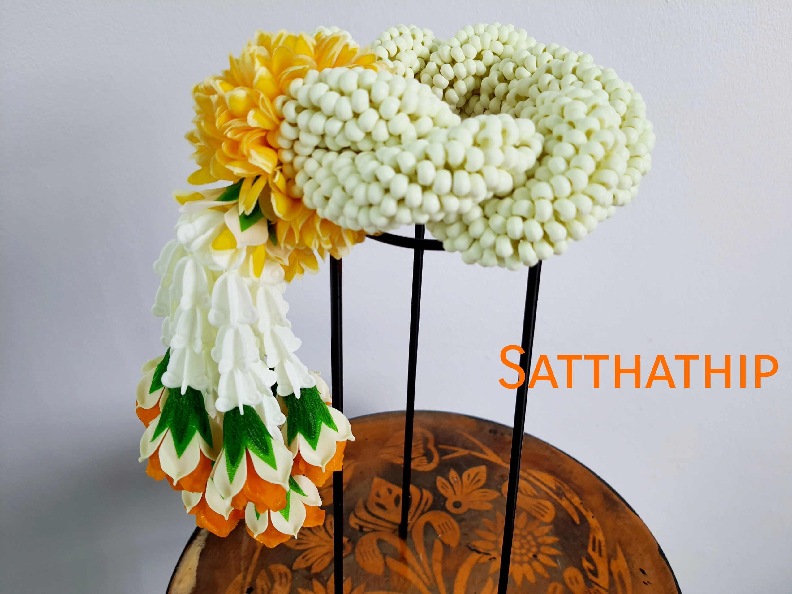 พวงมาลัยดอกรัก - พวงมาลัยดอกรักเกลียว - พวงมาลัยดอกรักเกลียวประดิษฐ์