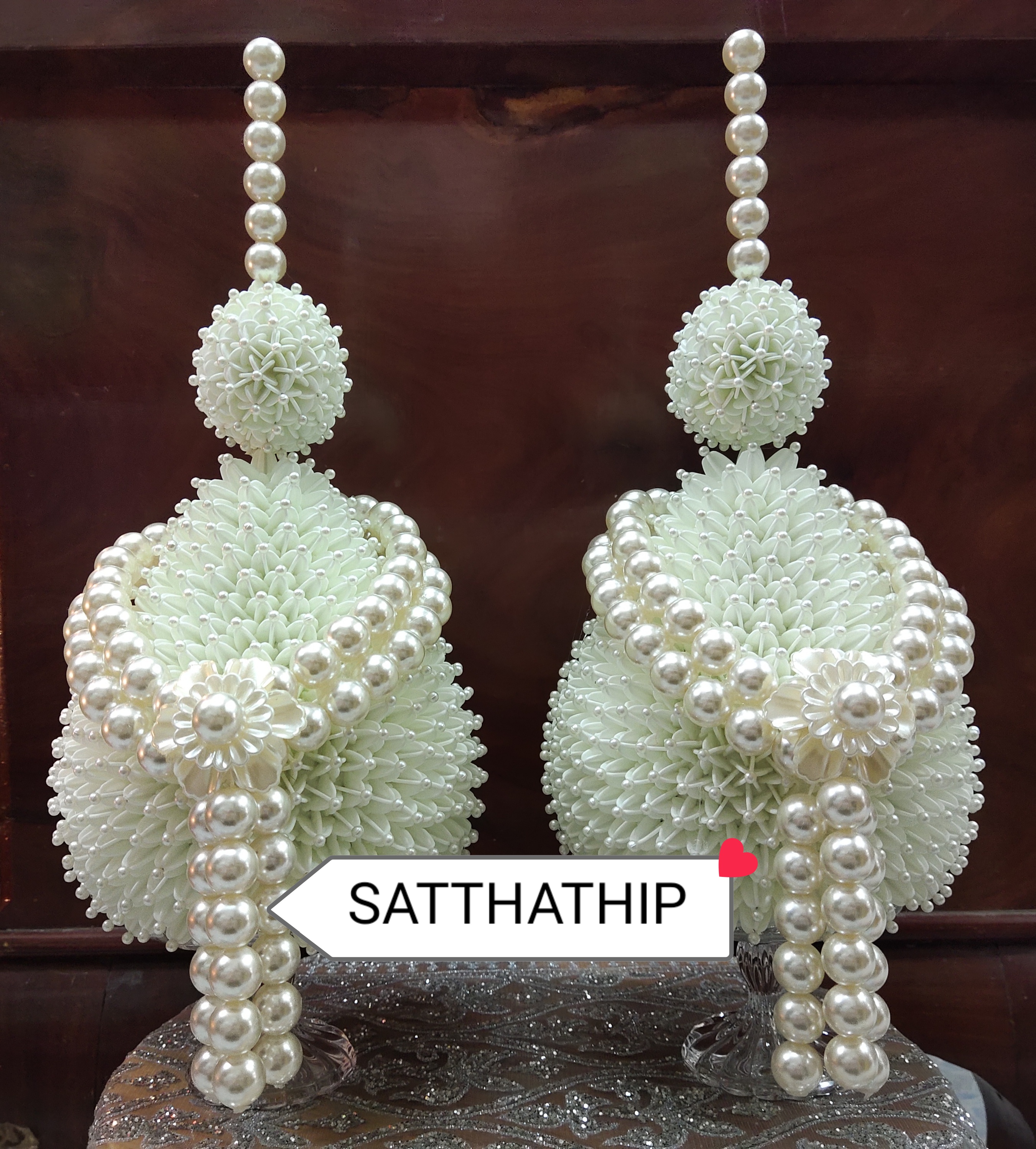 พานพุ่ม - พานพุ่มสักการะ - พานพุ่มดอกรัก - พานพุ่มดอกรักประดิษฐ์ (พลาสติก) - พานพุ่มสีขาว - Panpum