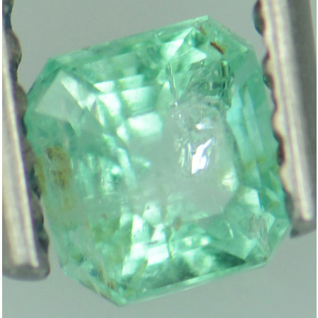 พลอยมรกตดิบ (Emerald) 0.32 กะรัต No oil