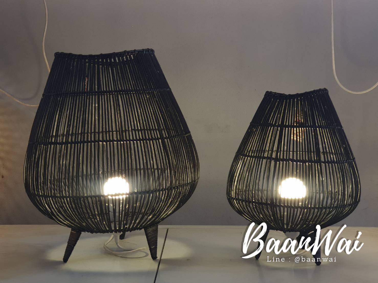 โคมไฟตั้งพื้น โคมไฟหวาย (สีดำ)