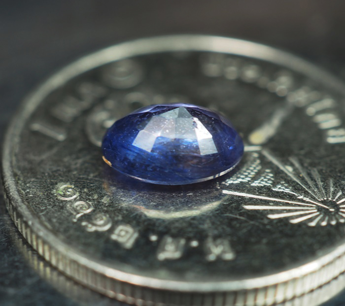 พลอยไพลิน (Blue Sapphire) 1.10 กะรัต