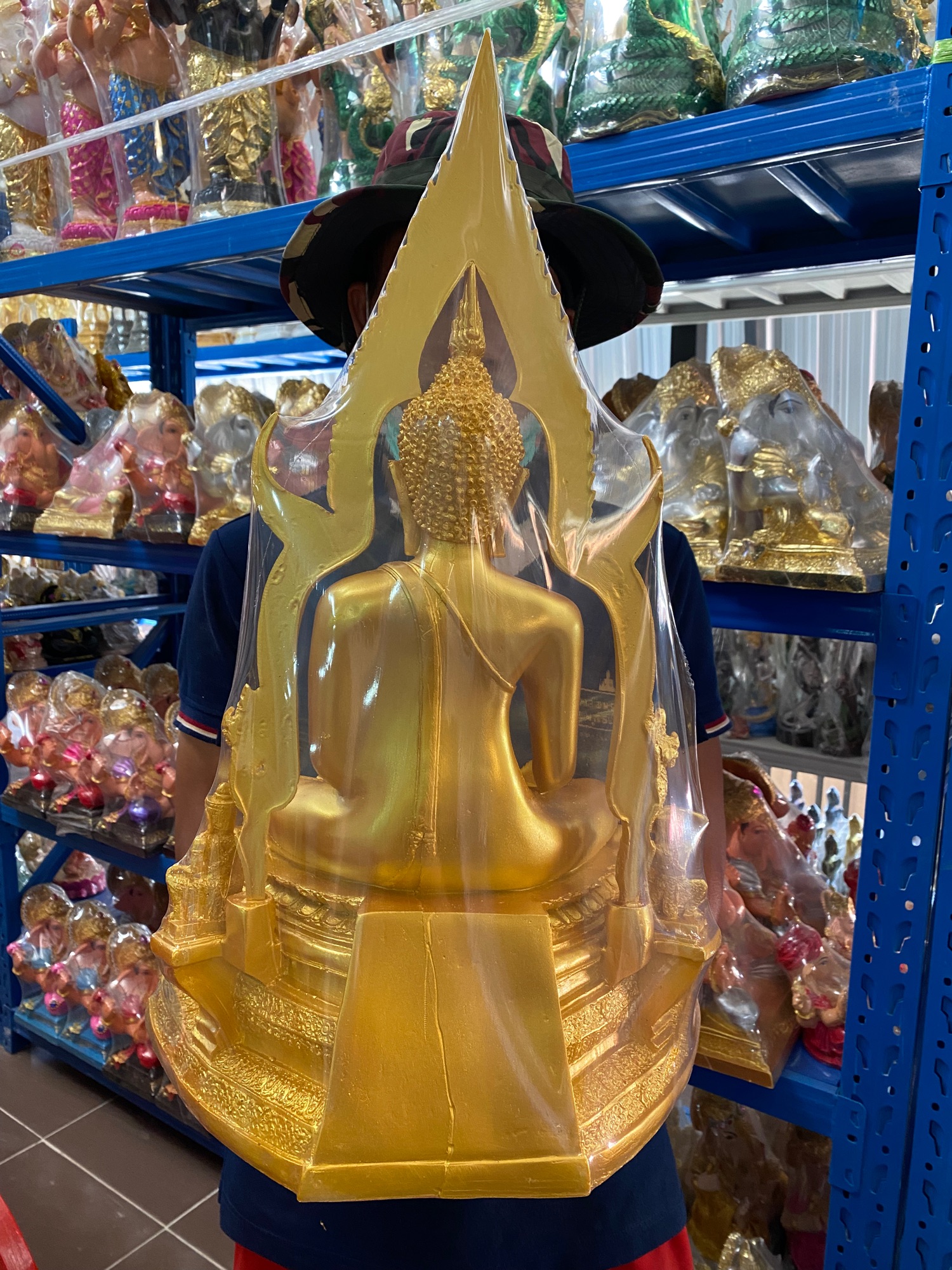 พระพุทธชินราช กว้าง15นิ้ว สูง 23 นิ้ว พระประธาน องค์น้ำทอง