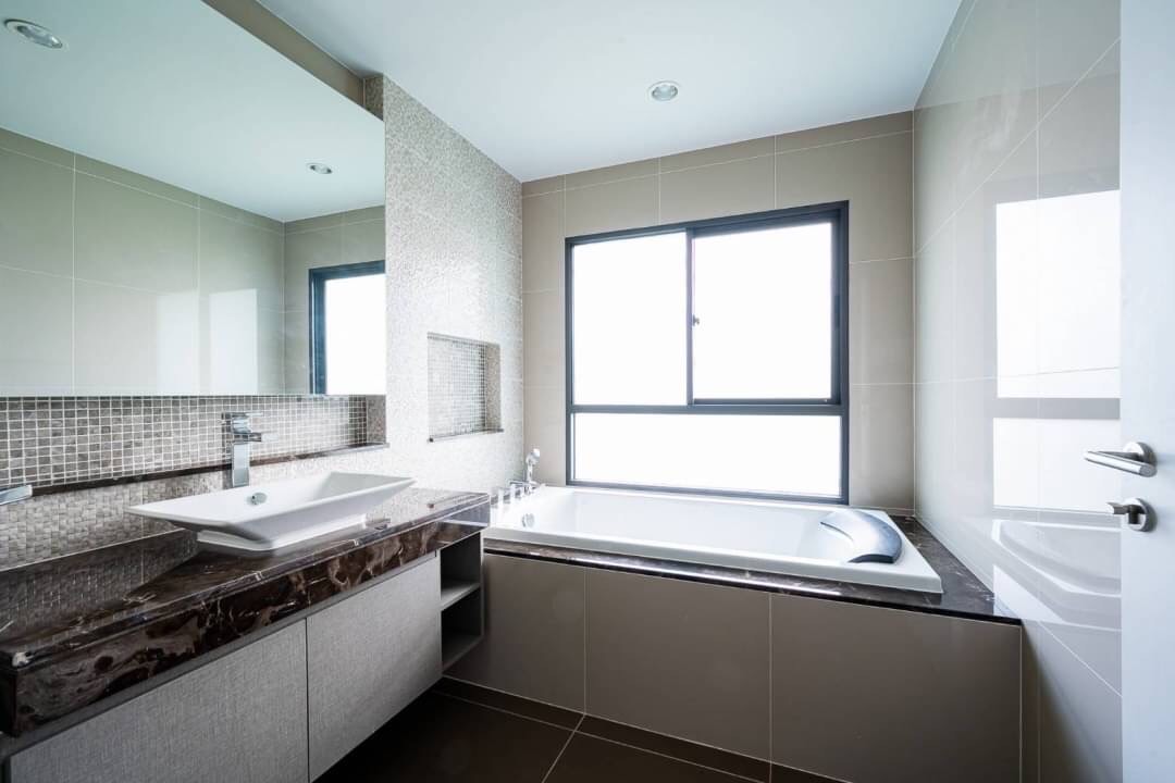 Burasiri Pattanakarn House for sell