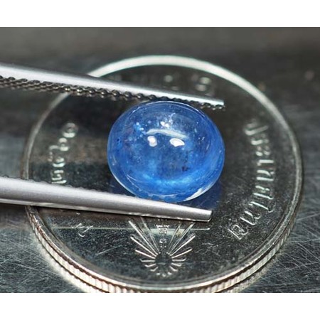 พลอยไพลินหลังเบี้ย (Sapphire) 3 กะรัต