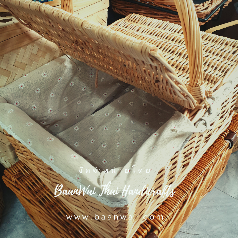 ตะกร้าปิคนิค กล่องหวายบุผ้า ทรงเหลี่ยม