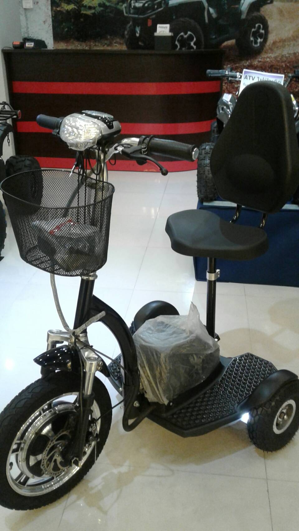 Scooter ไฟฟ้า 3 ล้อ รุ่นไหม่ มอเตอร์+ไฟ แรงกว่า48V 500W เด็ก-ผู้ใหญ่ใช้ได้ เหมาะใช้ขี่ตรวจงานพร้อมสายชาร์ตไฟฟ้ารับน้ำหนักได้140ก.กใช้ง่ายล้อหลัง10นิ้ว