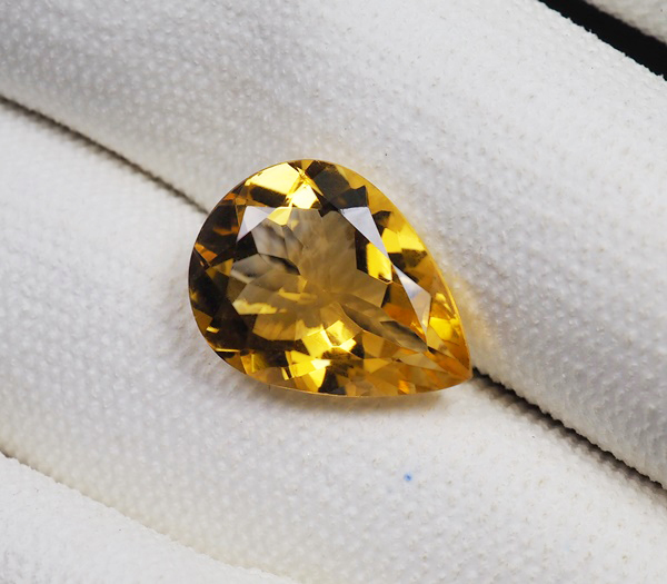 พลอยแท้ซิทริน (Citrine) 6.15 กะรัต