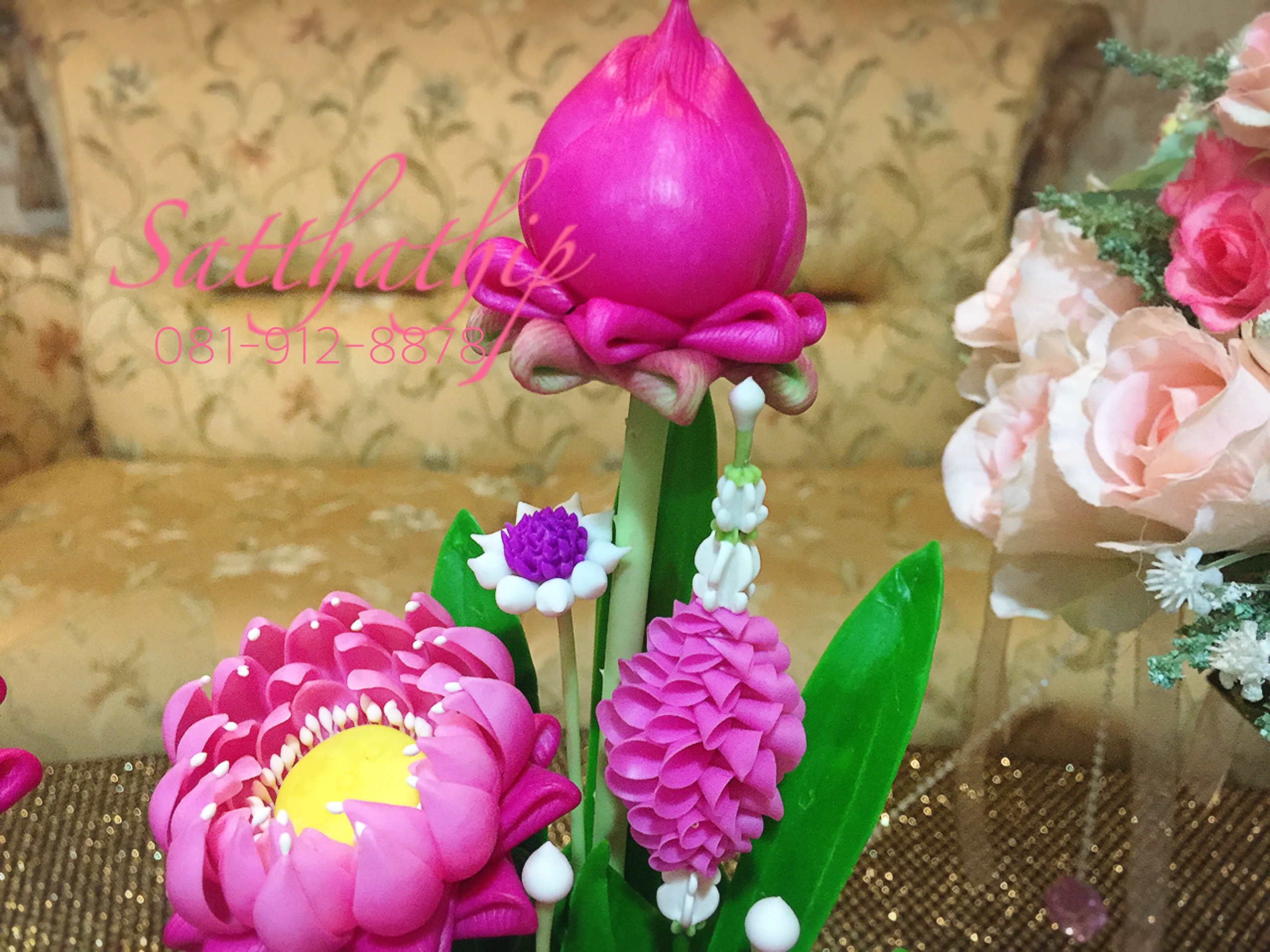 แจกันดอกบัว - ดอกบัวประดิษฐ์ - แจกันดอกบัวพับสีชมพูอมม่วง (ข้างละ 3 ดอก) ประดิษฐ์จากดิน - แจกันดอกบัวประดิษฐ์ - Lotus Flower