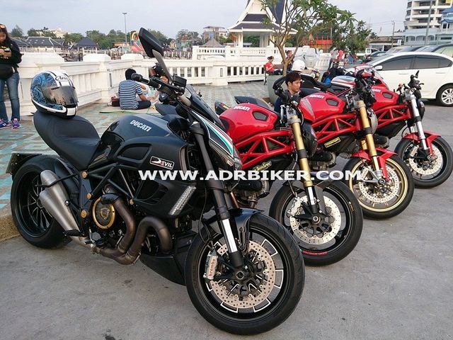 ครอบคลัทช์ Ducabike (Cluth Cover Window) สำหรับ Diavel 2011-2015