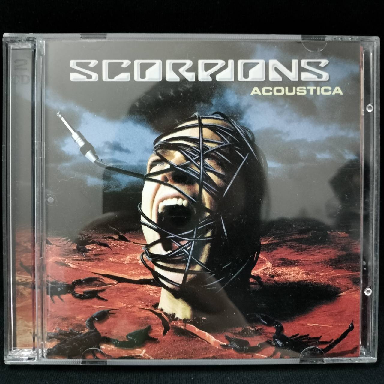 Scorpions – Acoustica: The Platinum Edition / THAILAND / กล่องสวมเก่าเก็บ / เขี้ยวล็อคถาดกล่องหัก / 2CD / แผ่นดี