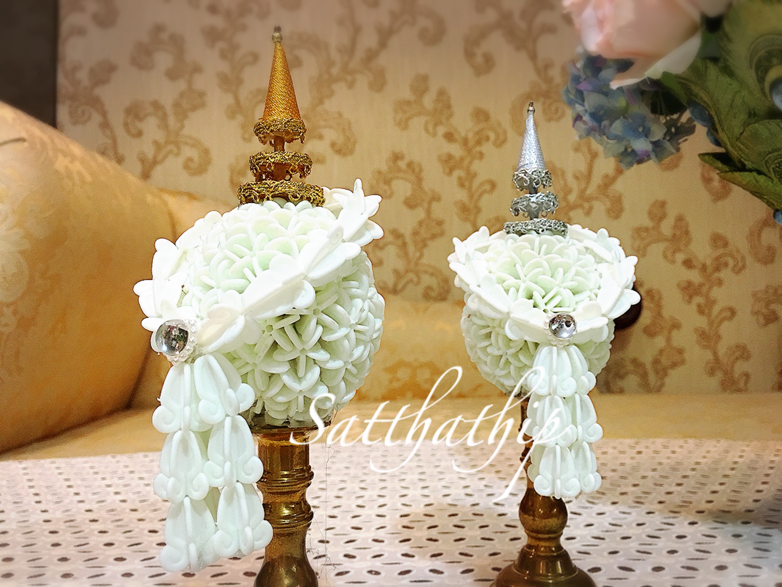 พานพุ่ม - พานพุ่มสักการะ - พานพุ่มดอกรัก - พานพุ่มดอกรักประดิษฐ์ (พลาสติก) - พานพุ่มสีขาว - Panpum