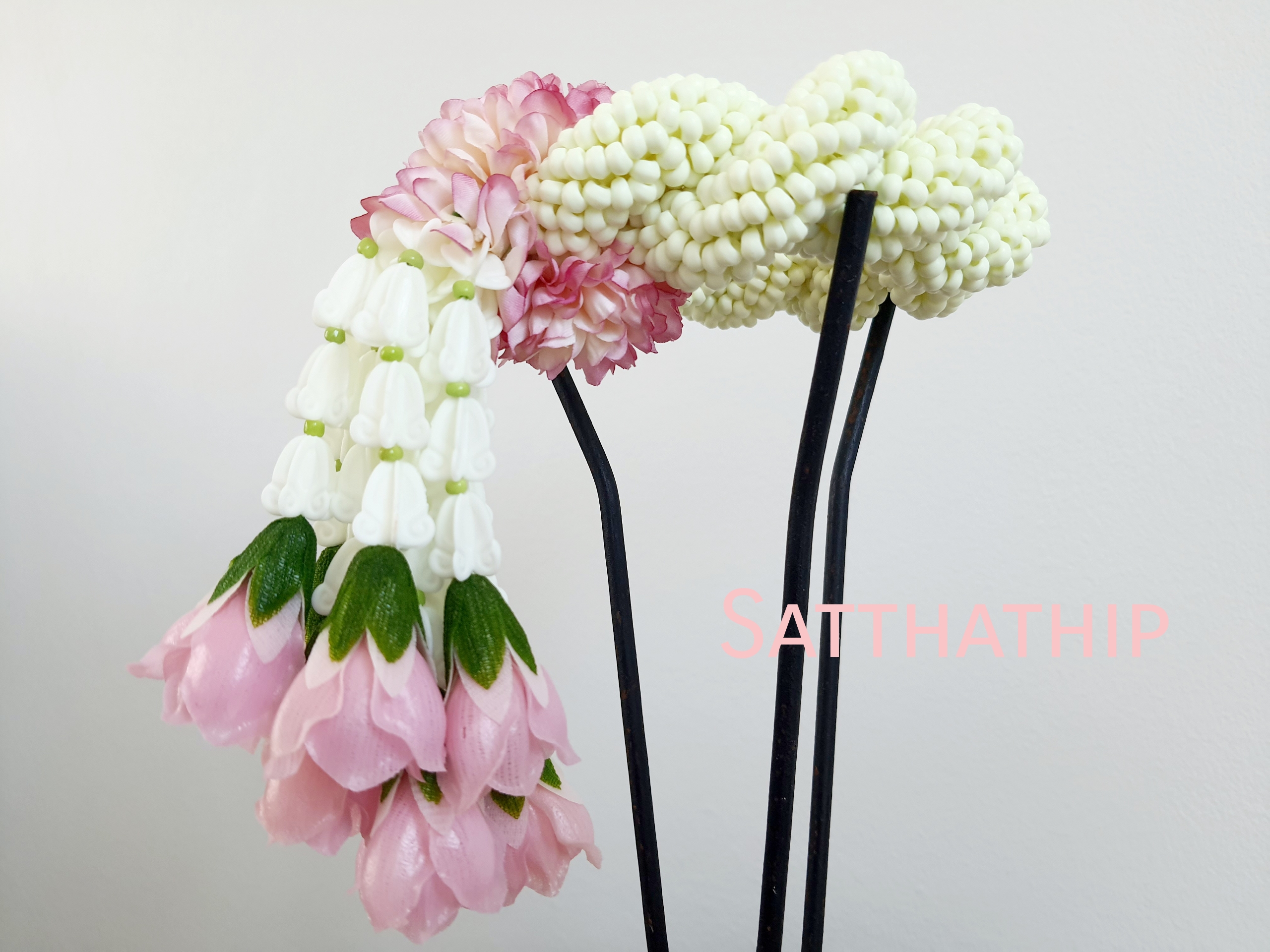 พวงมาลัยดอกรัก - พวงมาลัยดอกรักเกลียว - พวงมาลัยดอกรักเกลียวประดิษฐ์