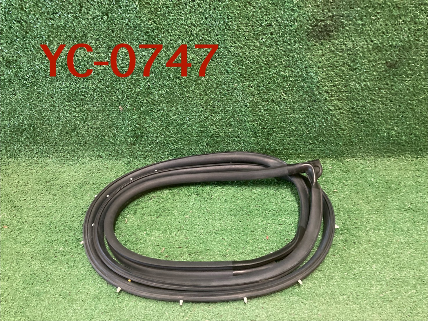 ยางขอบประตูหน้า R Mitsubishi Triton/Pajero 2005-2010 แท้ศูนย์