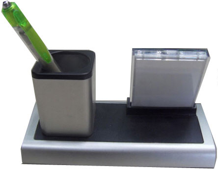 นาฬิกาตั้งโต๊ะพร้อมที่ใส่ปากกา