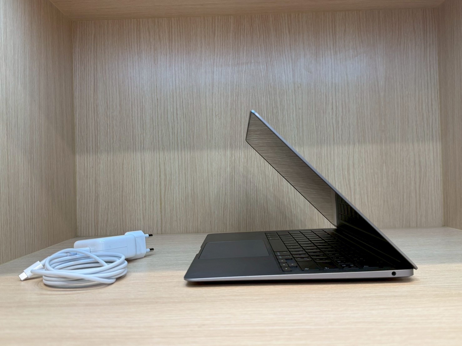 Macbook Air 13"(IntelCorei3 , 2020) 8GB/256 GB Space Gray