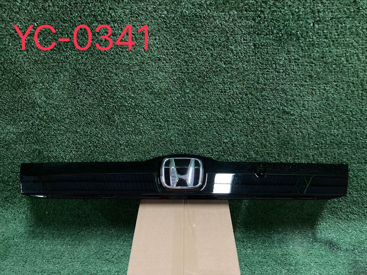 คิ้วคาดฝาท้าย Honda Jazz 2009-14 แท้ศูนย์