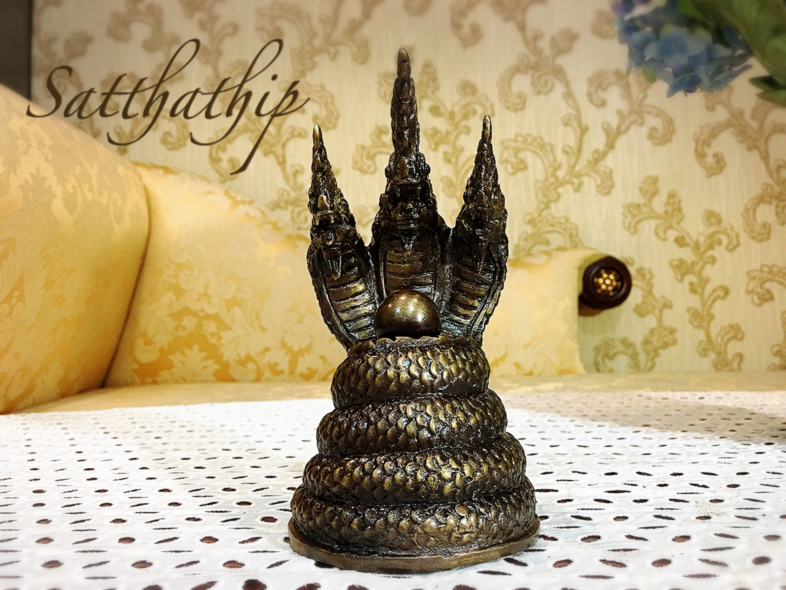 พญานาค สามเศียร (ทองเหลือง รมดำ) - Nāga