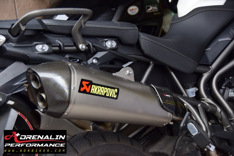ท่อ Akrapovic Titanium Slip-on สำหรับ Triumph Tiger800/800XC (For Exhibition only)