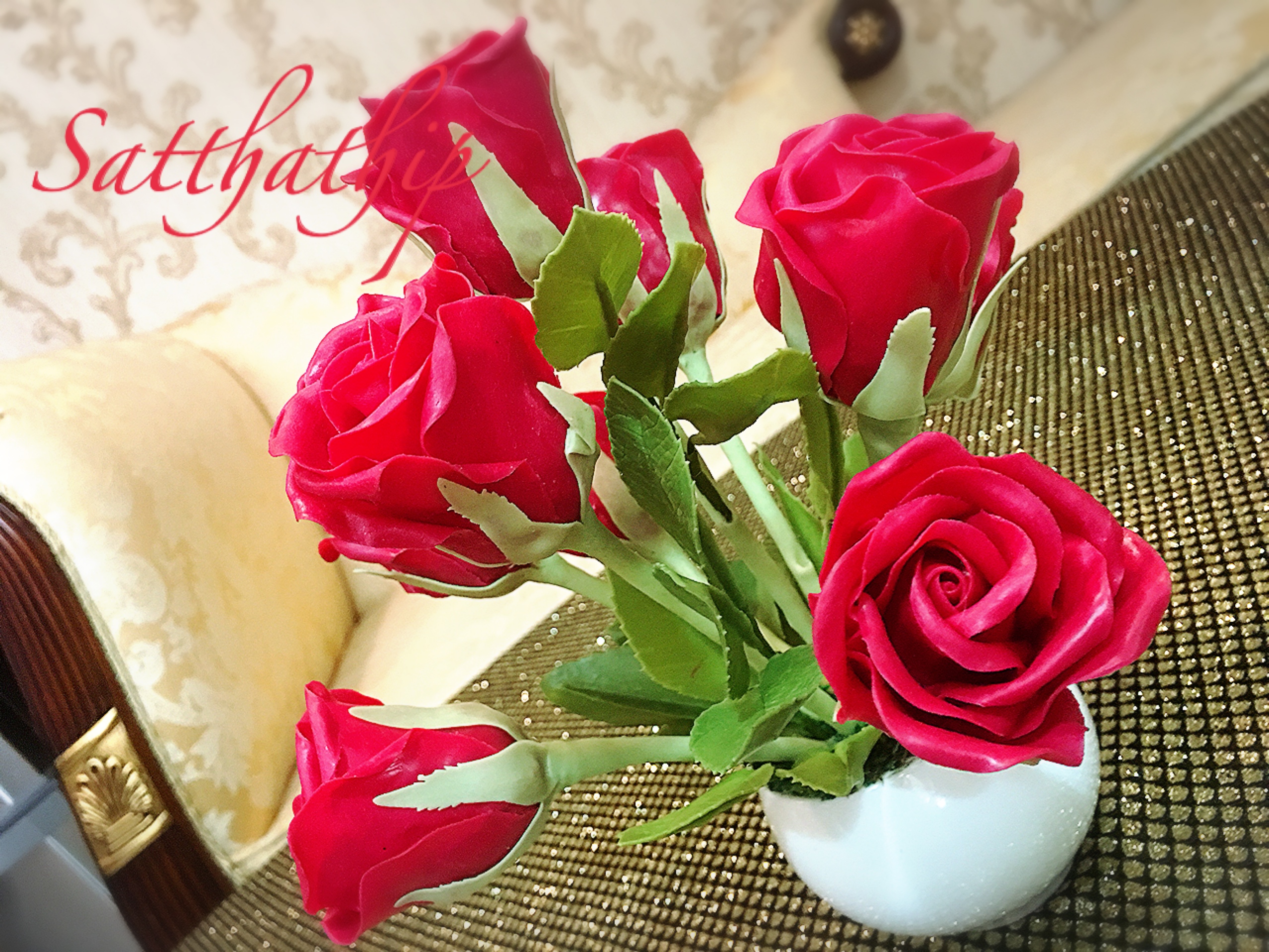 แจกันดอกกุหลาบ สีแดง ประดิษฐ์จากดิน - ดอกกุหลาบ - Rose Flower