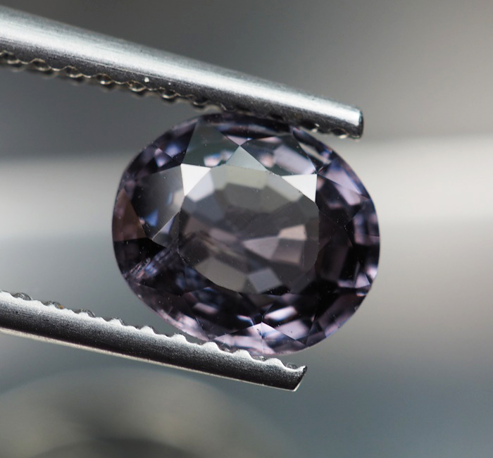 พลอยสปิเนล (Titanium Purple Spinel) 1.35 กะรัต