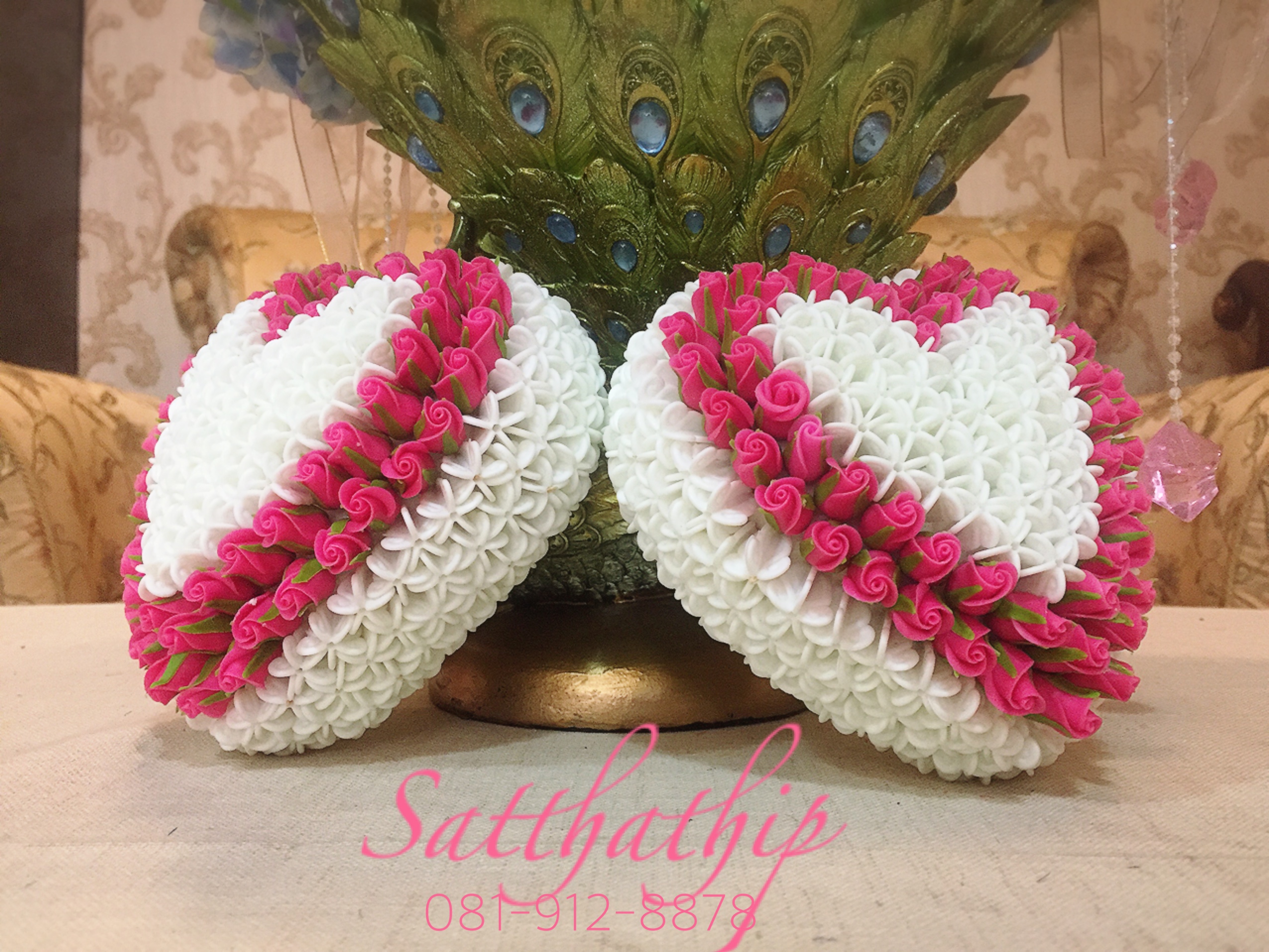 หัวใจดอกรักประดิษฐ์ (ปักดอกกุหลาบ ประดิษฐ์จากดิน)/ พานรับน้ำสังข์รูปหัวใจ/ พานรองแหวนหมั้น – ของชำร่วยงานแต่งงาน - Wedding souvenirs