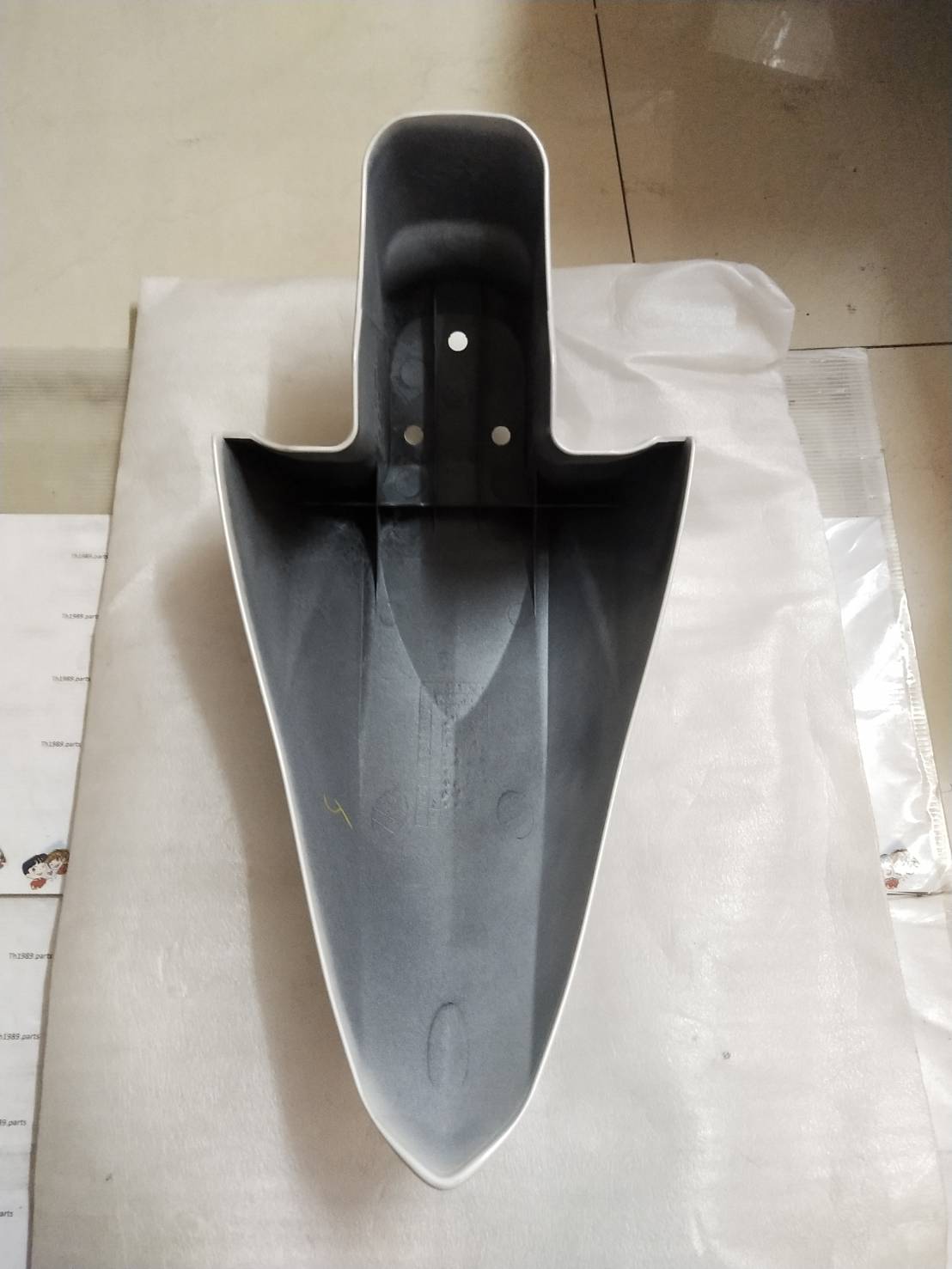 บังโคลนหน้า สีขาว สำหรับรุ่น MIO,MIO Z,MIO MX,MIO ZR ปี 2006 อะไหล่แท้ YAMAHA 4C9-F1511-00-P2