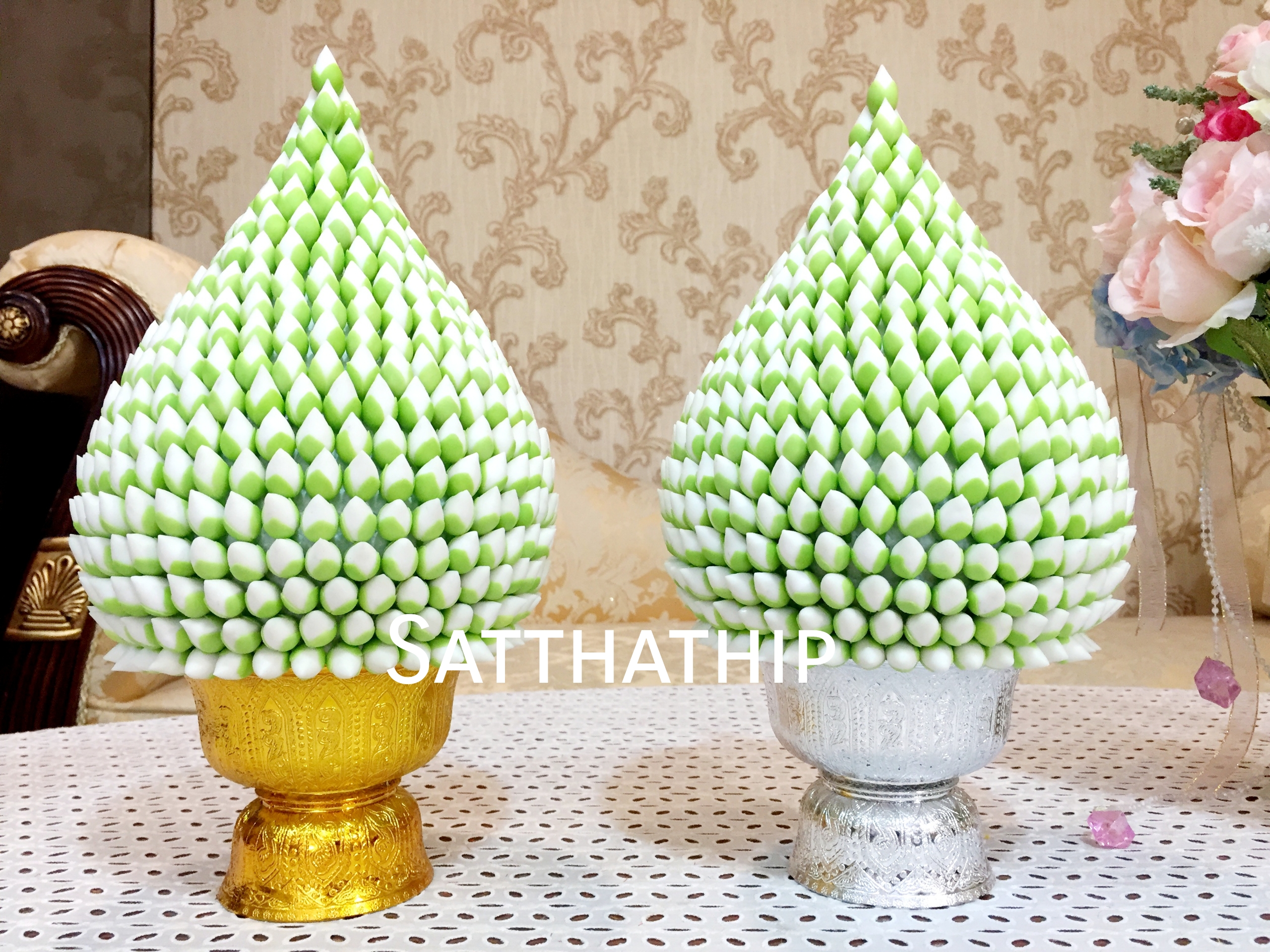 พานพุ่มดอกบัวประดิษฐ์ [ุ7 นิ้ว-ราคา 4,000 บาท/คู่]