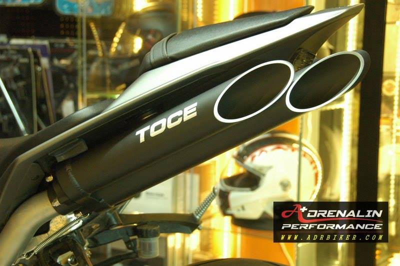 ท่อ TOCE Slip-on สำหรับ R1 ปี 09-14 (For Exhibition only)
