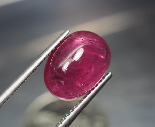 พลอยทับทิม (Ruby) 5.80 กะรัตสีแดงชมพู