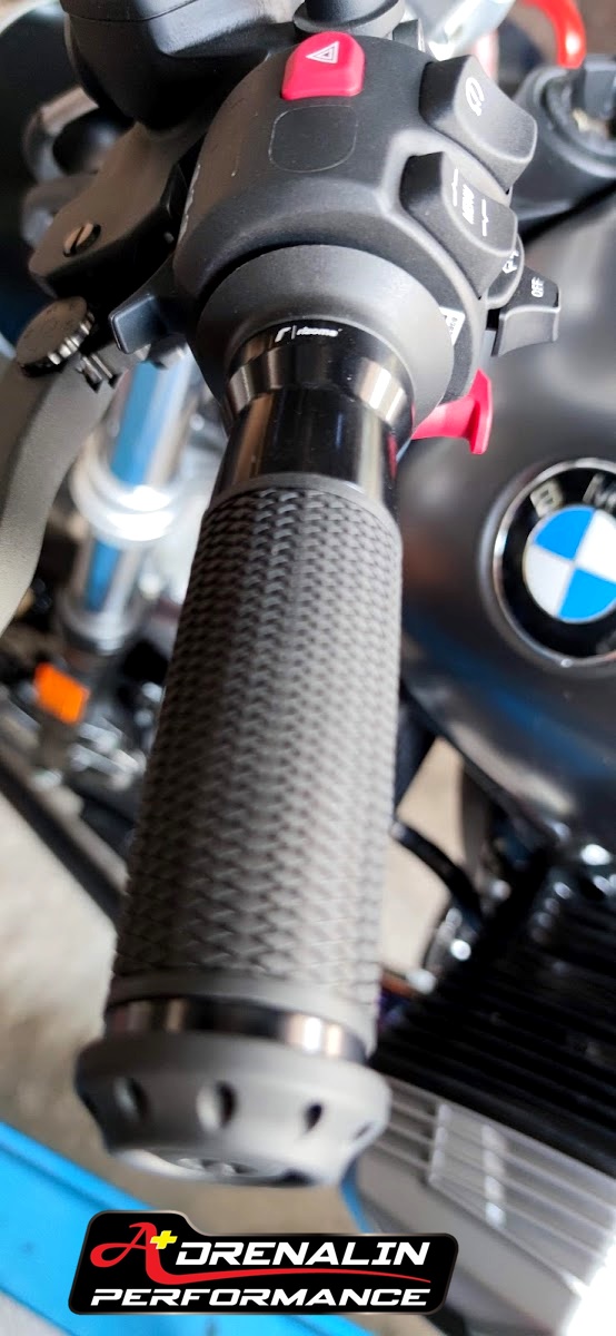 Rizoma ปลอกแฮนด์ รุ่น Urlo สำหรับ R9T ทรงอวบ แน่นเต็มมือ สำหรับคันเร่งแบบสาย