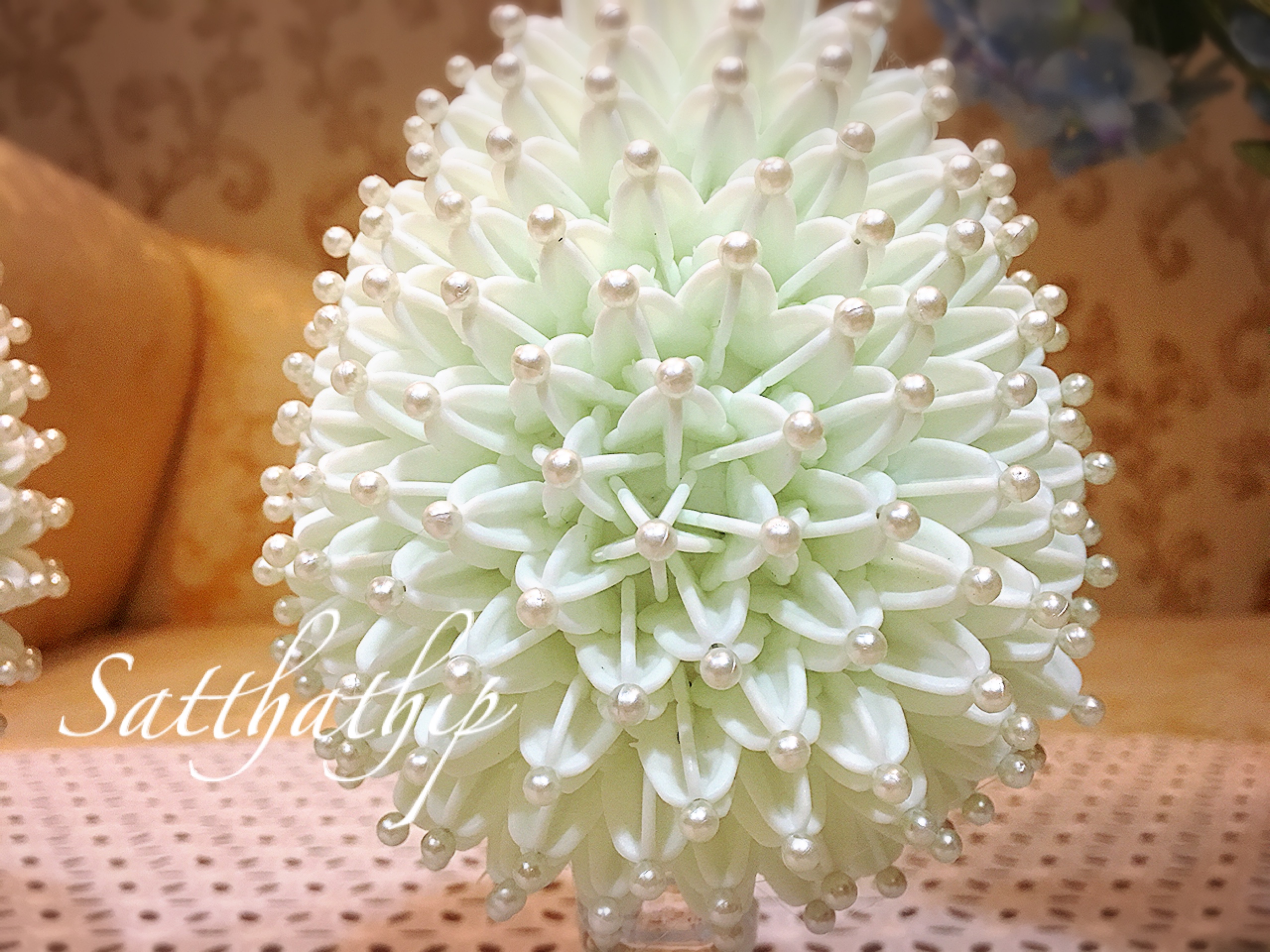 พานพุ่ม - พานพุ่มสักการะ - พานพุ่มดอกรัก - พานพุ่มดอกรักประดิษฐ์ (พลาสติก) - พานพุ่มสีขาว - Panpum